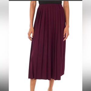 Ted Baker London women’s pleated skirt size Medium